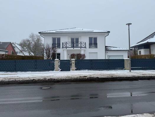 Einfamilienhaus zur Miete 3.500 € 4 Zimmer 237 m² 800 m² Grundstück frei ab sofort Kaulsdorf Berlin 12621