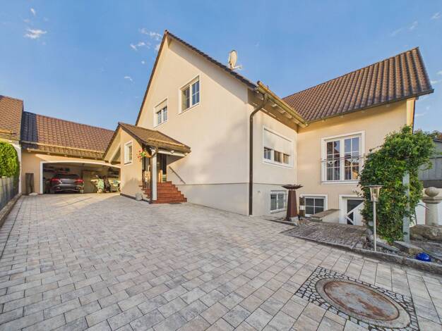 Mehrfamilienhaus zum Kauf als Kapitalanlage geeignet 699.900 € 9 Zimmer 317 m² 736 m² Grundstück Freising Freising 85354