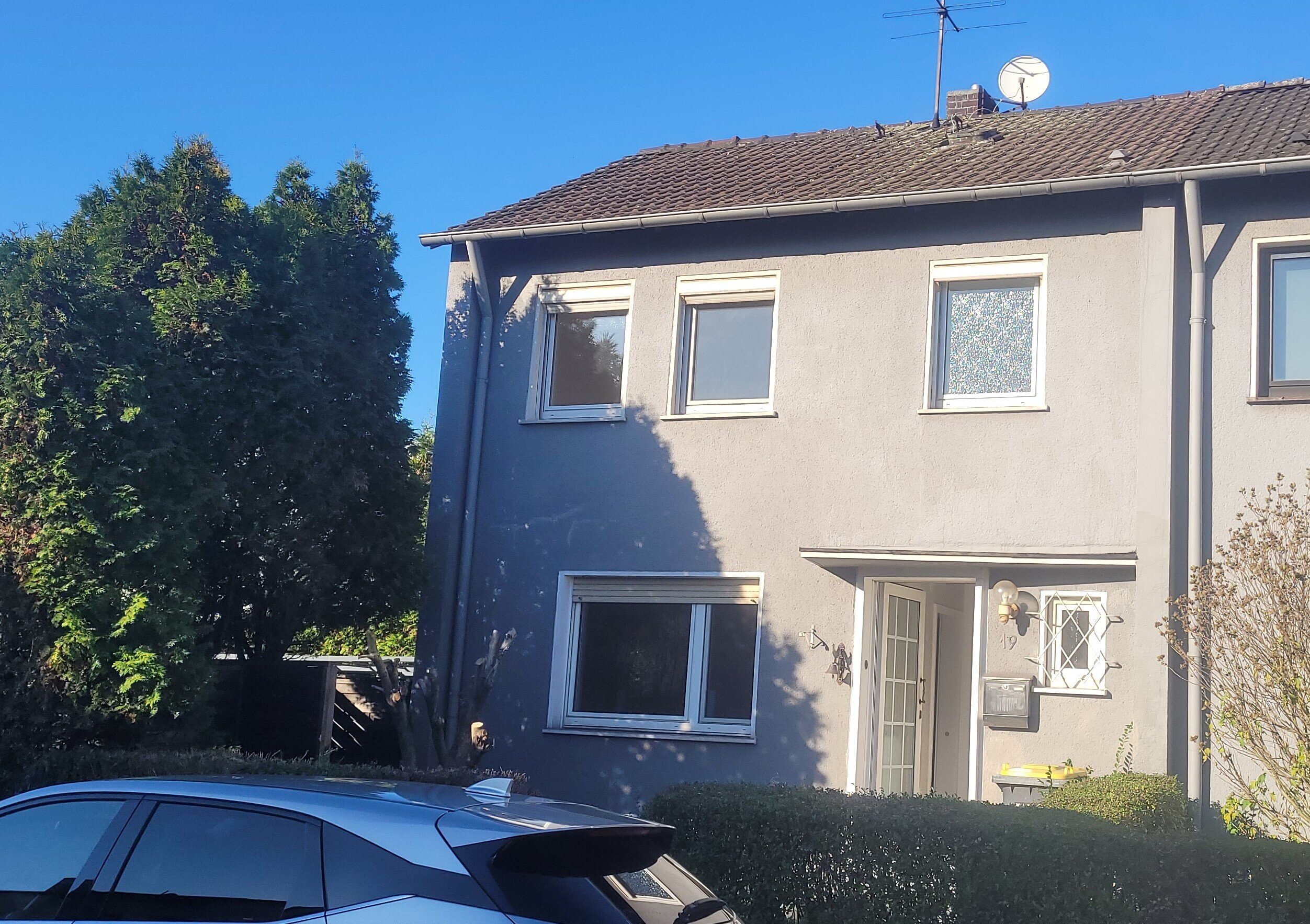 Doppelhaushälfte zum Kauf provisionsfrei 220.000 € 3,5 Zimmer 74 m²<br/>Wohnfläche 275 m²<br/>Grundstück Neunkirchenerstr. 19 Neuenkamp Duisburg 47059