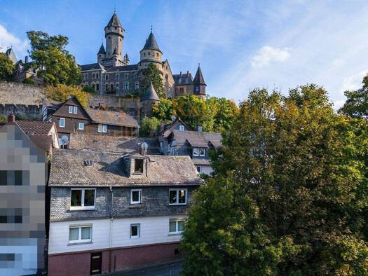 Haus zum Kauf 249.000 € 8,5 Zimmer 184 m² 352 m² Grundstück Braunfels Braunfels 35619