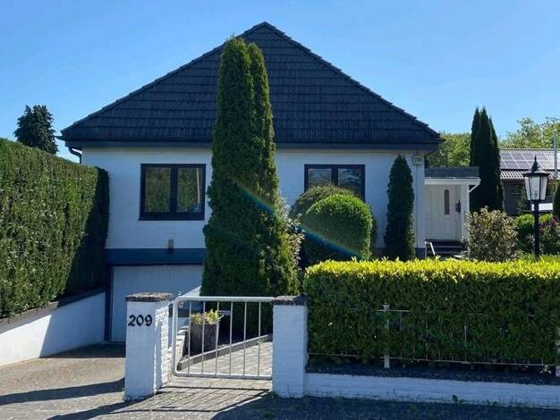 Einfamilienhaus zum Kauf provisionsfrei 870.000 € 7 Zimmer 200 m² 1.000 m² Grundstück Dockenhudener Chaussee 209 Halstenbek 25469