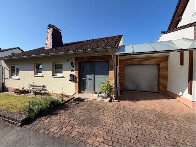 Einfamilienhaus zum Kauf 239.000 € 6 Zimmer 122 m² 624 m² Grundstück frei ab sofort Lispenhausen Rotenburg an der Fulda 36199