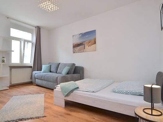 WG-Zimmer zur Miete Wohnen auf Zeit 590 € 19 m² 1. Geschoss frei ab sofort Lorenz Nürnberg 90402