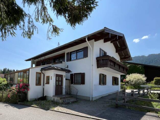 Mehrfamilienhaus zum Kauf provisionsfrei 725.000 € 7 Zimmer 238,9 m² 757 m² Grundstück frei ab sofort Bischofswiesen 83483