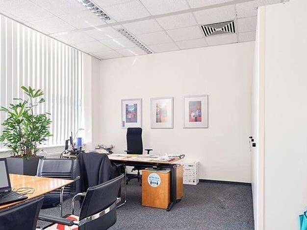 Bürofläche zur Miete provisionsfrei 150 m² Bürofläche teilbar ab 15 m² Reepschlägerstraße St. Lorenz Nord St. Lorenz-Nord 23556