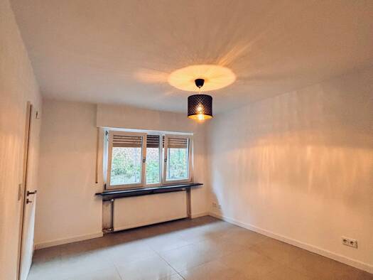 Wohnung zur Miete 750 € 2 Zimmer 50 m² Geschoss EG/2 frei ab sofort Nieder-Erlenbach Frankfurt am Main 60437
