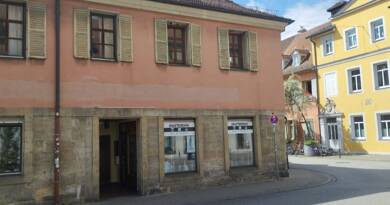 Wohnung zur Miete 1.045 € 3 Zimmer 95 m² 1. Geschoss frei ab sofort Heuwaagstraße 11 Markgrafenstadt Erlangen 91054