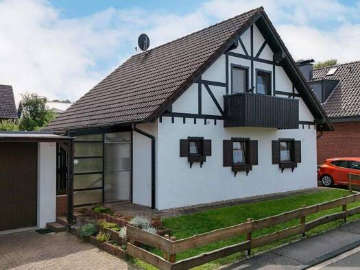 Haus zum Kauf 230.000 € 4 Zimmer 98 m² 323 m² Grundstück Schmidtheim Dahlem 53949