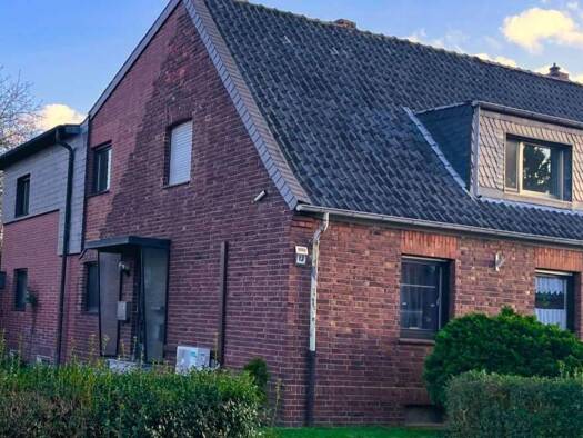 Doppelhaushälfte zum Kauf 468.000 € 6 Zimmer 145 m² 967 m² Grundstück Lank-Latum Meerbusch 40668