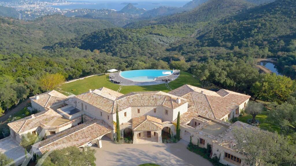 Haus zur Miete Wohnen auf Zeit provisionsfrei 1.000 m² Centre Ville Fréjus 83600