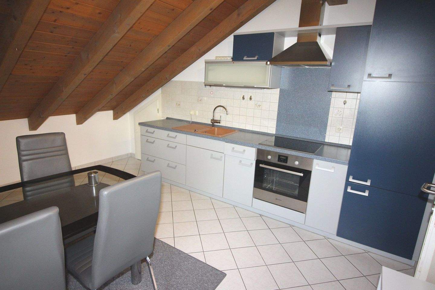 Immobilie in Patersdorf - Charmante 3-Zimmer-Dachgeschoss-Wohnung in Patersdorf - Bild 3