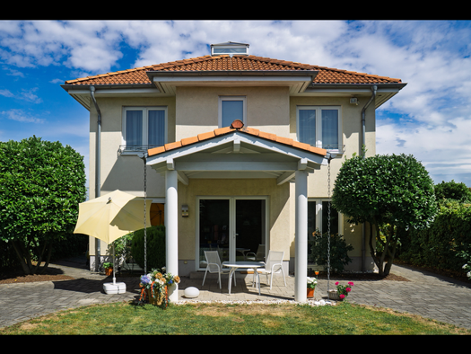 Haus zum Kauf 1.290.000 € 5 Zimmer 138 m² 643 m² Grundstück frei ab sofort Leinsamenweg 56 Müngersdorf Köln 50858