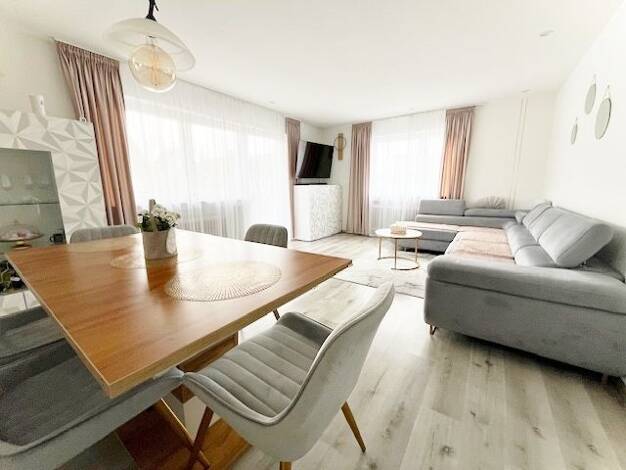 Wohnung zum Kauf 397.000 € 4 Zimmer 107 m² 1. Geschoss Cadolzburg Cadolzburg 90556