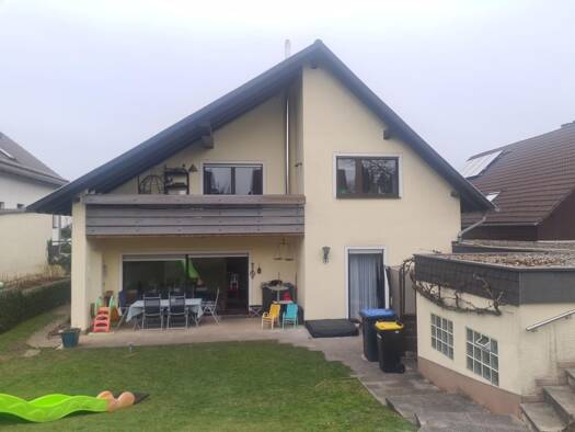 Einfamilienhaus zum Kauf 335.000 € 9 Zimmer 252 m² 688 m² Grundstück Bexbach 66450