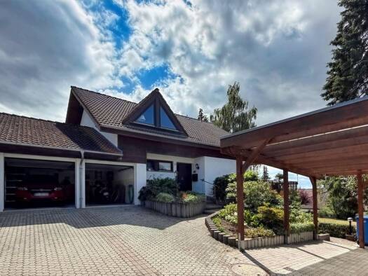 Einfamilienhaus zum Kauf 680.000 € 9 Zimmer 203,7 m² 934 m² Grundstück Kalkofen Hohenfels 78355