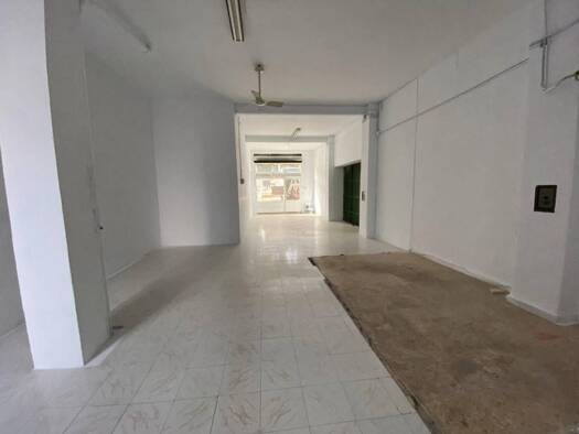 Verkaufsfläche zum Kauf 72.000 € 320 m² Verkaufsfläche Albaida 46860