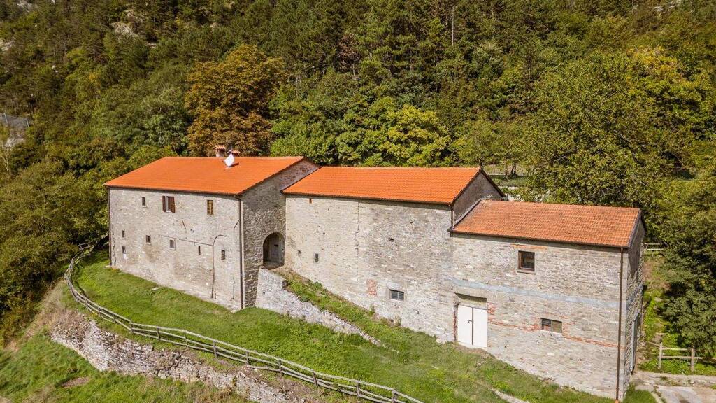 Haus zum Kauf 800.000 € 4 Zimmer 660 m² 190.000 m² Grundstück frei ab sofort Borgo San Lorenzo