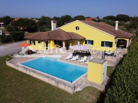 Haus zum Kauf 990.000 € 210 m² 2.720 m² Grundstück Zadar