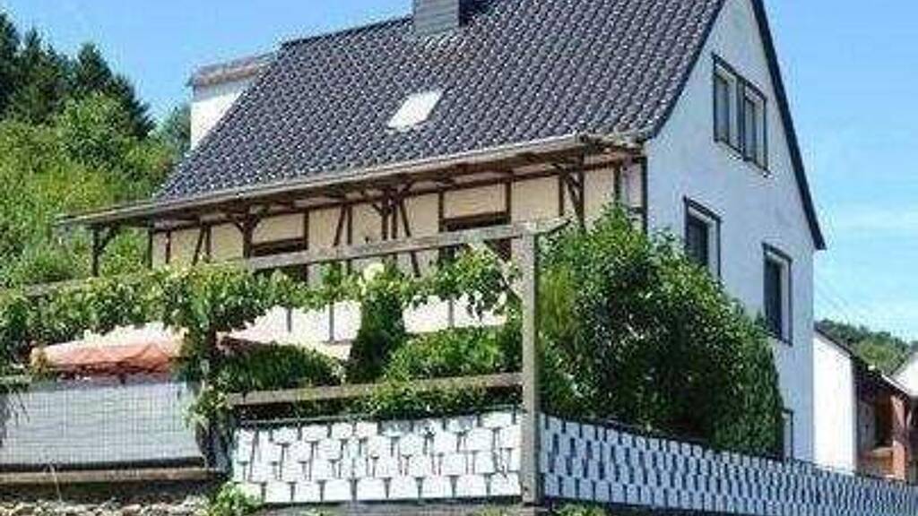 Haus zum Kauf 325.000 € 8 Zimmer 220 m² 1.680 m² Grundstück Martinstraße 2 Ensch 54340