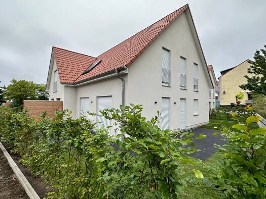 Einfamilienhaus zur Miete 2.295 € 5 Zimmer 170 m² 490 m² Grundstück frei ab 01.07.2026 Kirchweg 2 Isernhagen K.B. Isernhagen 30916