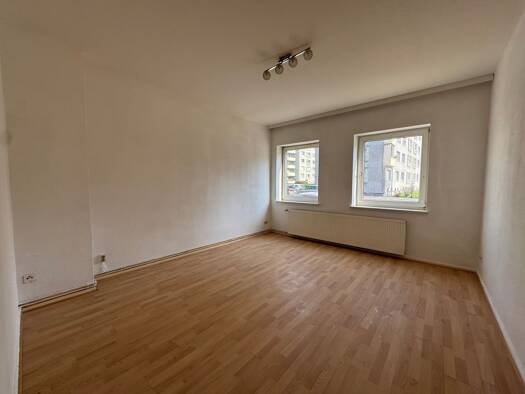Wohnung zur Miete 315 € 2 Zimmer 49,6 m² frei ab sofort Georgstraße 100 Geestemünde Geestemünde 27570