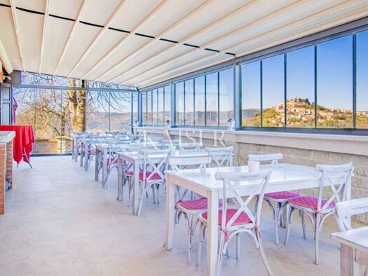 Ladenfläche zum Kauf 1.295.000 € 10 Zimmer Motovun Motovun