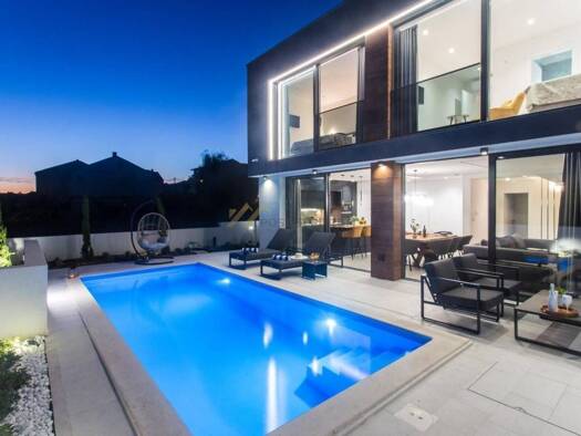Haus zur Miete 2.200 € 4 Zimmer 170 m² Kaštelanec