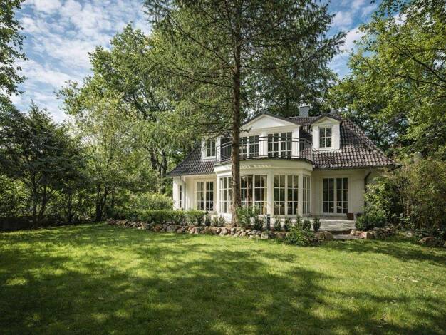 Villa zur Miete 3.450 € 5 Zimmer 198 m² 1.068 m² Grundstück frei ab 01.04.2026 Wohldorf-Ohlstedt Hamburg 22397