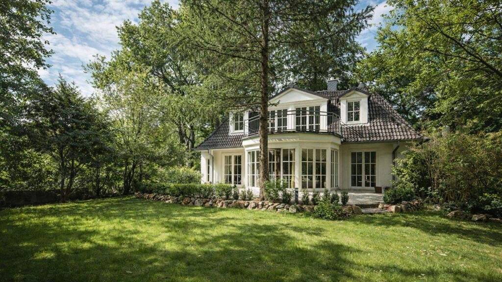 Villa zur Miete 3.450 € 5 Zimmer 198 m² 1.068 m² Grundstück frei ab sofort Wohldorf-Ohlstedt Hamburg 22397