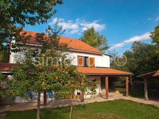 Einfamilienhaus zum Kauf 118.000 € 3 Zimmer 190 m² 8.500 m² Grundstück Donji Lapac 53250