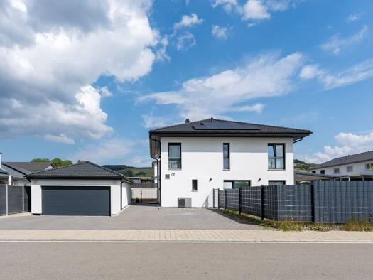 Einfamilienhaus zum Kauf 865.000 € 5 Zimmer 185 m² 803 m² Grundstück Wutöschingen Wutöschingen 79793