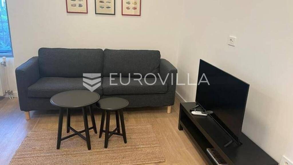 Wohnung zur Miete 900 € 2 Zimmer 62 m² Donji grad Knez Mislav