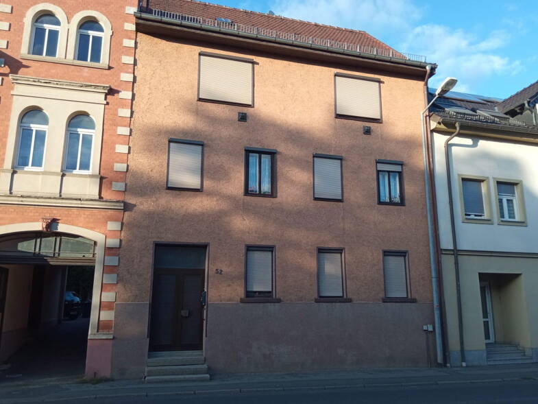 Mehrfamilienhaus zum Kauf provisionsfrei 85.000 € 10 Zimmer 180 m² 235 m² Grundstück Friedensstraße 52 Pößneck,Stadt Saalfeld 07381