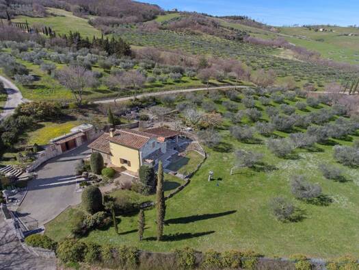 Bauernhaus zum Kauf 640.000 € 4 Zimmer 112 m² 16.000 m² Grundstück Panoramablick Castiglione D'Orcia 53023