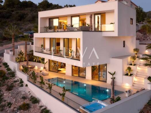 Haus zum Kauf 1.950.000 € 6 Zimmer 351 m² Ciovo, Trogir Trogir