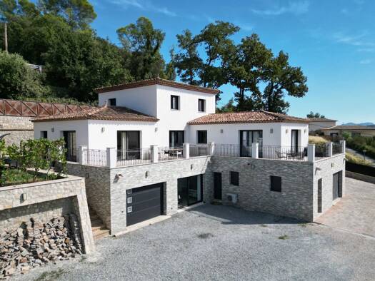 Einfamilienhaus zum Kauf 1.175.000 € 13 Zimmer 275 m² 2.031 m² Grundstück Montauroux 83440