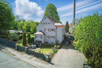 Einfamilienhaus zum Kauf 255.000 € 11 Zimmer 282,4 m² 1.300 m² Grundstück Limbach-Oberfrohna Limbach-Oberfrohna 09212