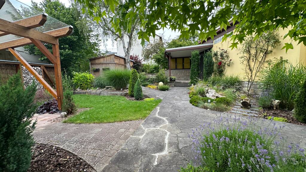 Einfamilienhaus zum Kauf 8 Zimmer 185 m² 575 m² Grundstück frei ab sofort Mozartstraße Bad Neustadt Bad Neustadt an der Saale 97616