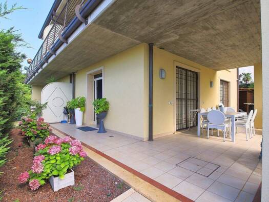 Haus zur Miete 1.500 € 6 Zimmer 150 m² 200 m² Grundstück frei ab sofort Bardolino 37011