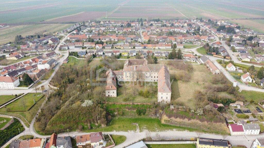 Sonstiges zum Kauf 33.544 m² Grundstück Rabensburg 2274