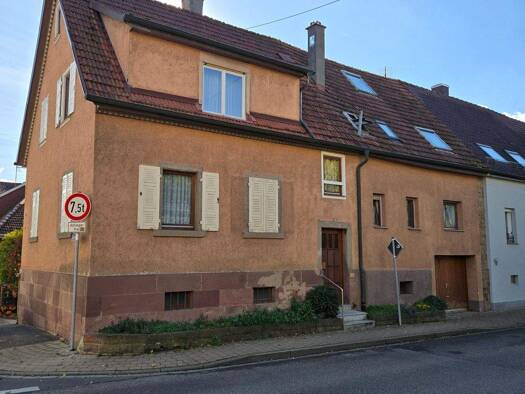 Mehrfamilienhaus zum Kauf 285.000 € 9 Zimmer 190 m² 201 m² Grundstück frei ab sofort Hauptstraße 314 Öschelbronn Niefern-Öschelbronn 75223