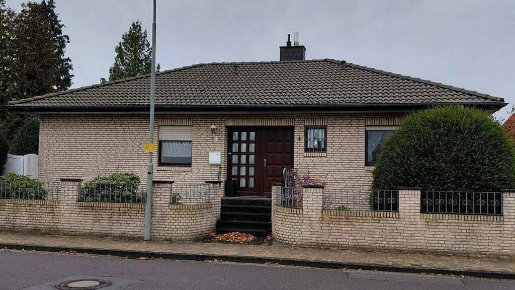 Bungalow zum Kauf 329.000 € 4 Zimmer 105 m² 736 m² Grundstück Gifhorn 38518