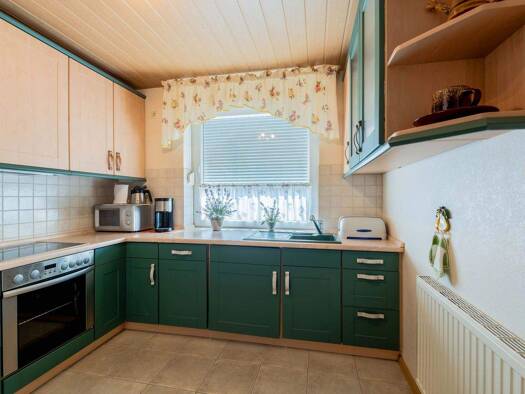 Mehrfamilienhaus zum Kauf provisionsfrei 499.000 € 8 Zimmer 187 m² 602 m² Grundstück frei ab sofort Sassnitz 18546