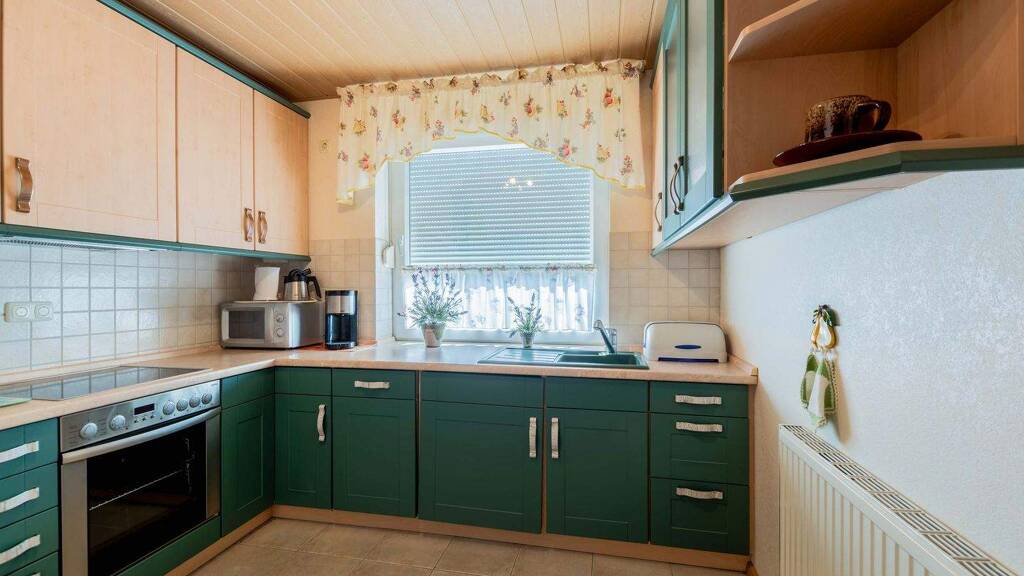 Mehrfamilienhaus zum Kauf provisionsfrei 499.000 € 8 Zimmer 187 m² 602 m² Grundstück frei ab sofort Sassnitz 18546