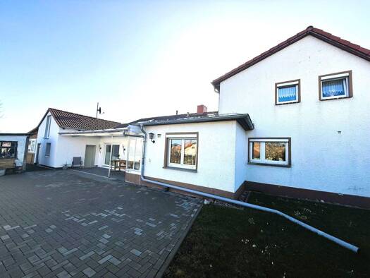 Doppelhaushälfte zum Kauf 315.000 € 7 Zimmer 110 m² 1.025 m² Grundstück frei ab 01.10.2026 Arnstadt 99310