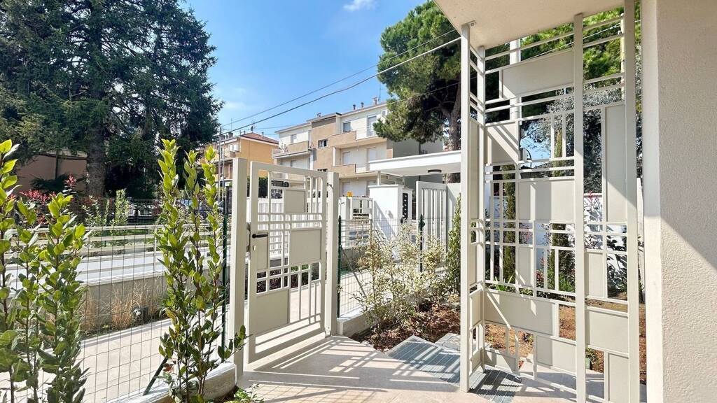 Wohnung zum Kauf 629.000 € 3 Zimmer 105 m² 1. Geschoss frei ab sofort Via Pasubio Desenzano del Garda