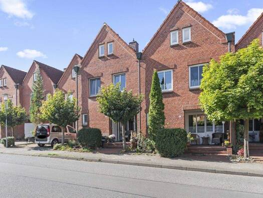 Reihenmittelhaus zum Kauf 215.000 € 4 Zimmer 118 m² 111 m² Grundstück Lütjenburg 24321