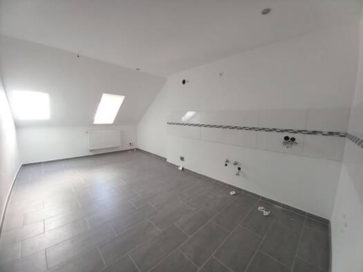 Studio zur Miete 756 € 5 Zimmer 126 m² 3. Geschoss Werdau 08412