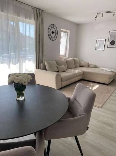 Wohnung zur Miete 870 € 2 Zimmer 67 m² Geschoss 1/4 Regensburger Straße Bremen 28215