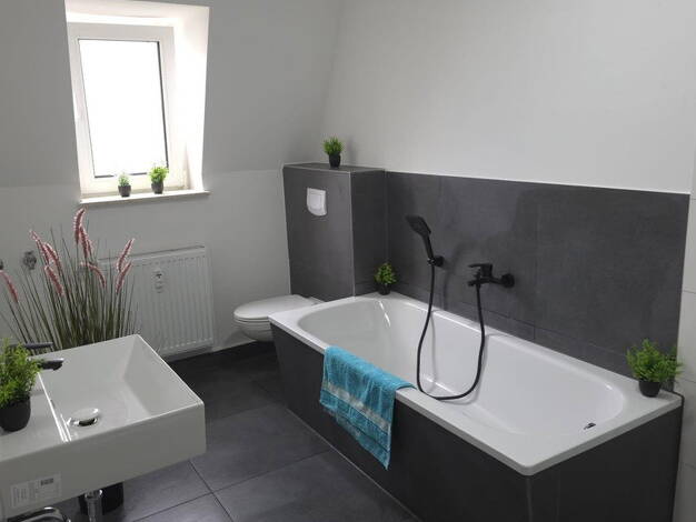 Wohnung zur Miete 495 € 3 Zimmer 71 m² 2. Geschoss Äußere Crimmitschauer Straße 33 Meerane 08393